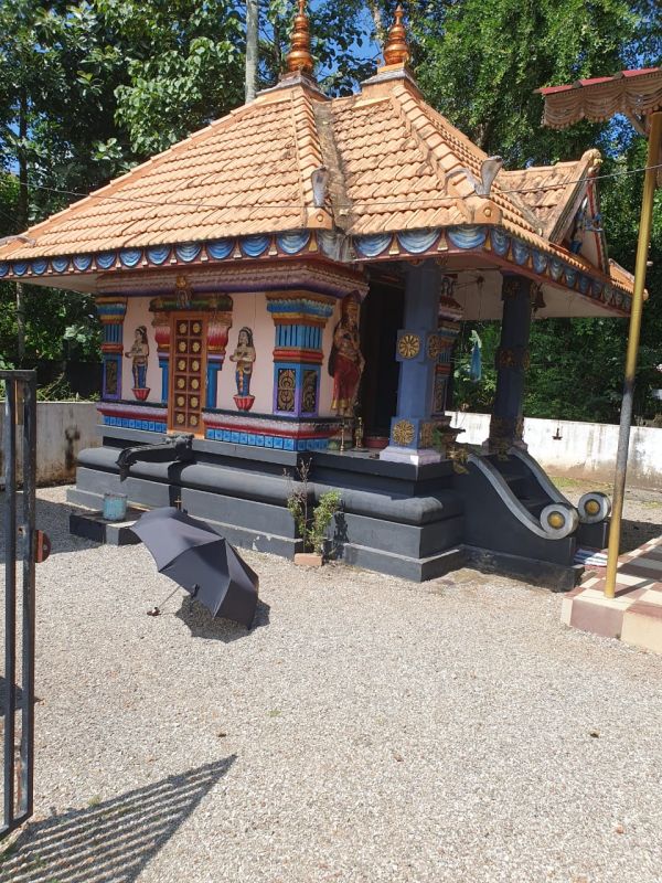 Thazhe Kodimuttile Temple